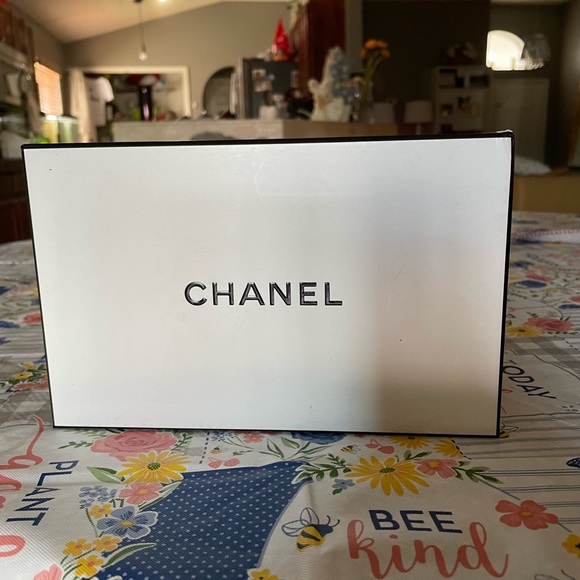 Chanel boxes. 2 different sizes. - Picture 3 of 11